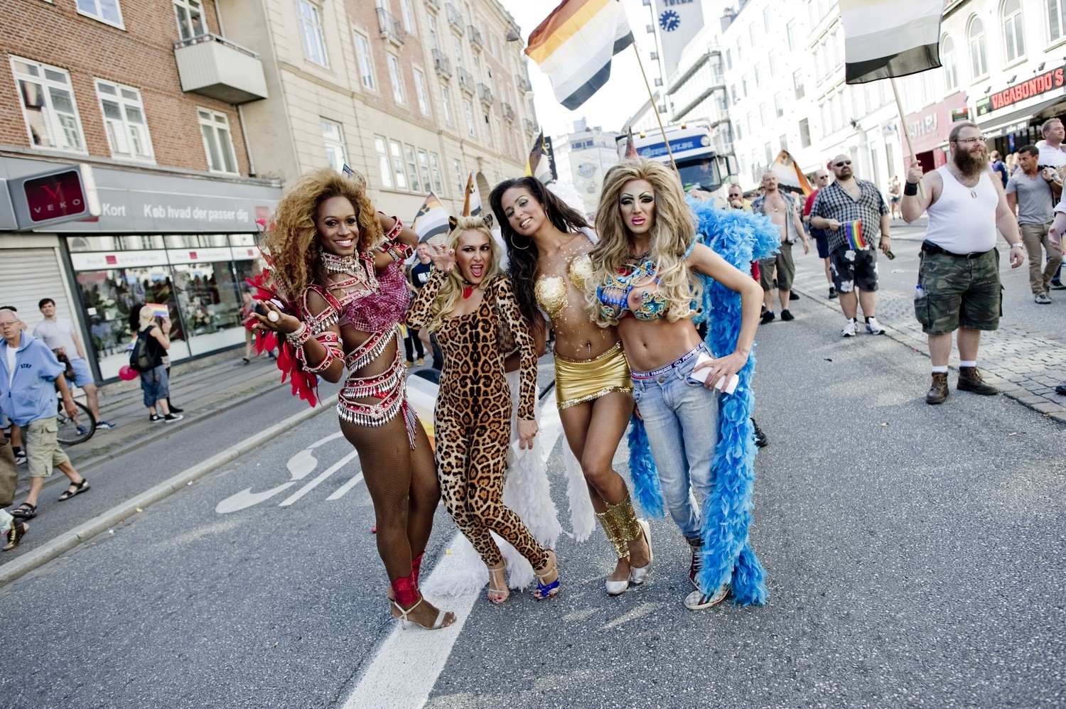 Можно ли транс. Парад трансов в Европе. Парад трансгендеров. Травести парад. Парады трансгендеров в Европе.