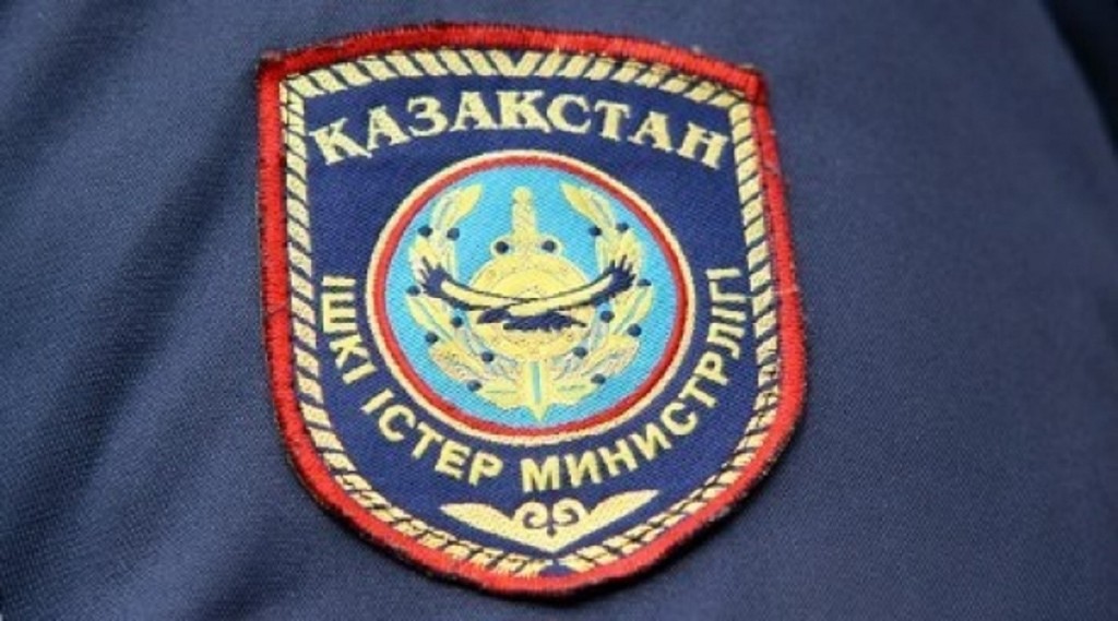 В Казахстане бывший полицейский-трансгендер добивается восстановления через суд