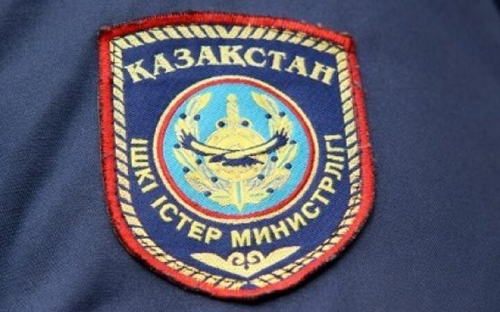 В Казахстане бывший полицейский-трансгендер добивается восстановления через суд