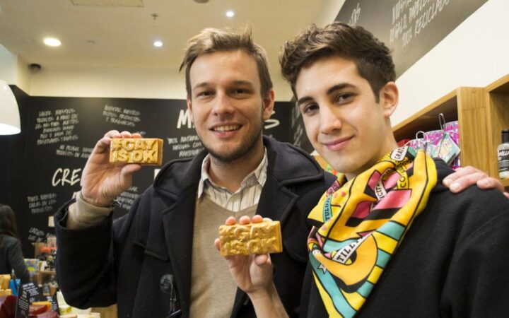 Lush отдаст 425 тысяч долларов на борьбу за права ЛГБТ