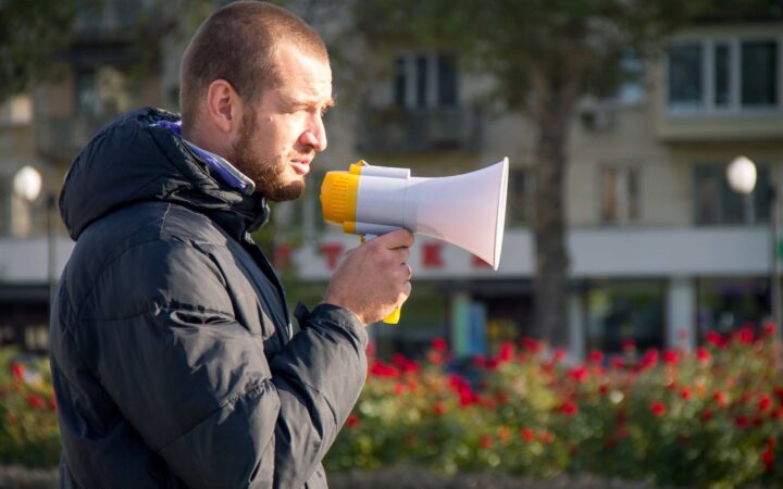 Правозащитники бьют тревогу: советником мэра Херсона назначен расист и гомофоб