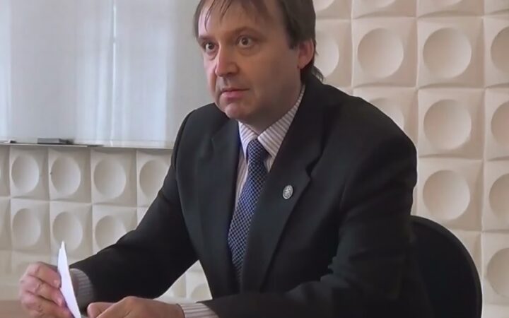 Известный гомофоб-общественник оказался гомосексуалом
