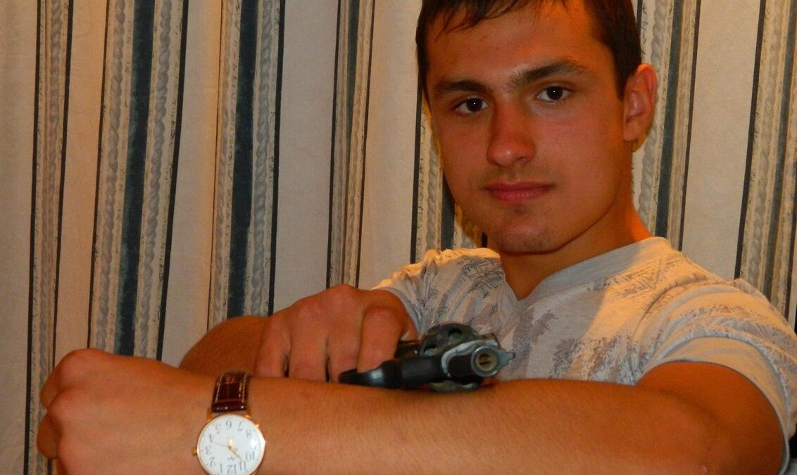 Суд по зверскому убийству гея в Харькове перенесли: прокурор «не успел» ознакомиться с делом