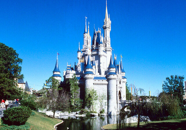 Компания Walt Disney жертвует один миллион долларов пострадавшим от теракта в Орландо