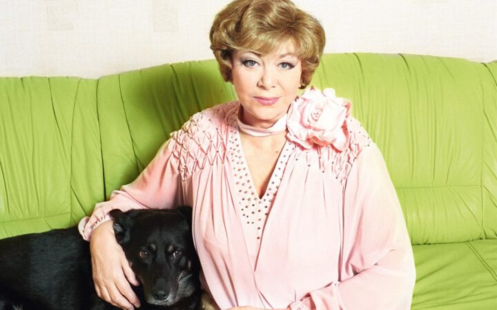 79-летнюю Эдиту Пьеху все чаще видят в гей-клубах