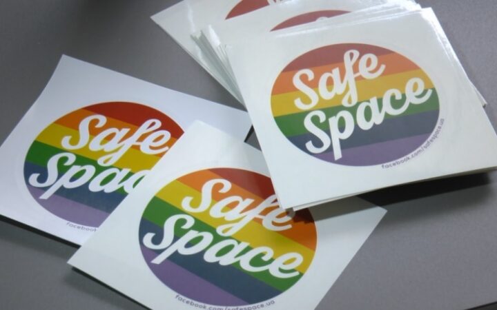 Safe Space: В Черновцах презентовали проект, объединяющий дружественные к ЛГБТ заведения