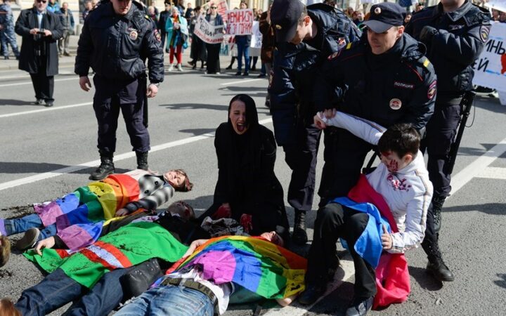 Задержанных в процессе первомайского шествия ЛГБТ-активистов отпустили из милиции
