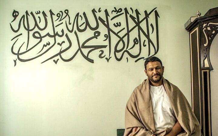 От внутренней гомофобии к активизму: история гея-имама