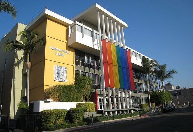 Домен gay.com был подарен