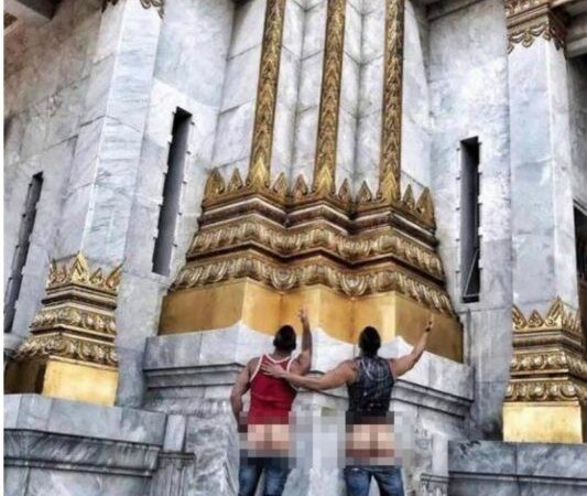В Таиланде арестована американская гей-пара – ради фото в Instagram мужчины обнажили ягодицы у храма