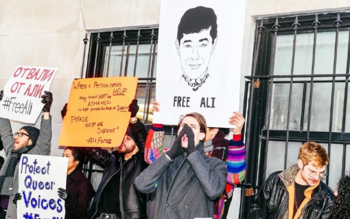 В Нью-Йорке и Берлине прошли акции в поддержку автора «Новой газеты» Али Феруза