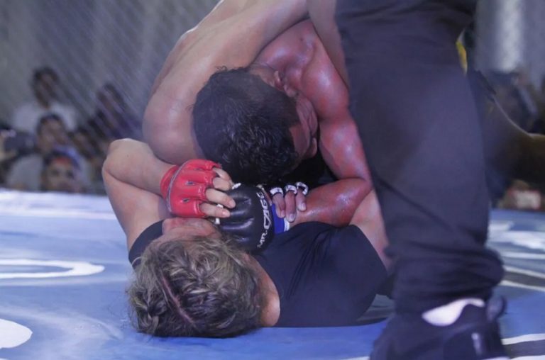 В MMA девушка-трансгендер впервые победила мужчину