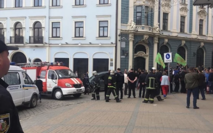 В Черновцах сорвали фестиваль ЛГБТ-сообщества: фото и видео