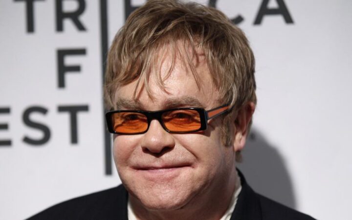 Элтон Джон заявил о «ветре перемен» и пообещал помочь ЛГБТ в Армении