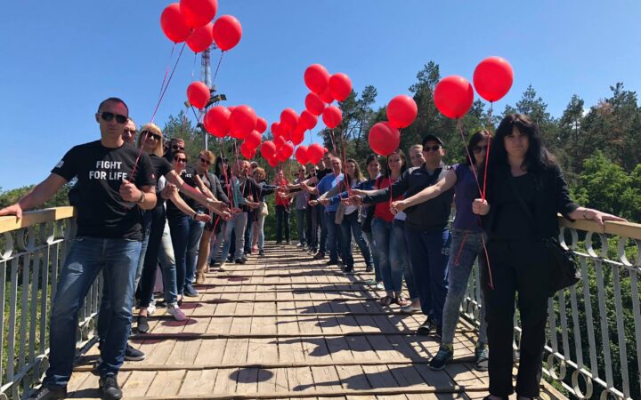 БО «Черкасская сеть» провела акцию “100% Жизнь – 100% толерантности»