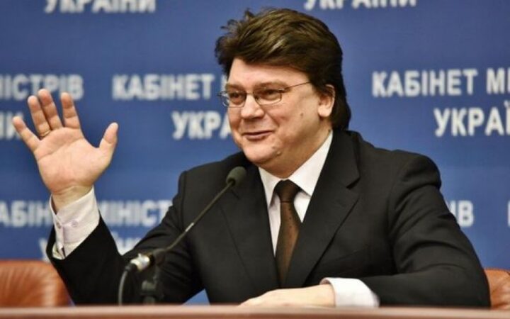 Министр молодежи и спорта Жданов поддержал жену Турчинова, которую обвинили в гомофобии