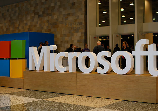 Microsoft обещает своим сотрудникам в Израиле помочь в оплате услуг суррогатных матерей