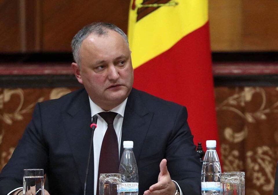 Президент Молдовы отверг возможность парламентского альянса с теми, кто ходит на прайды