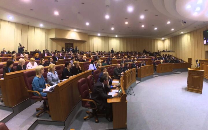В Кривом Роге депутаты поддержали “антигейскую” петицию