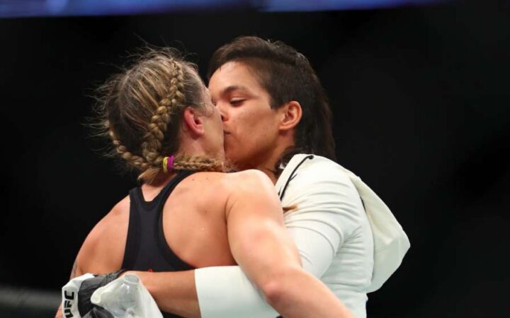 Она сказала ей – «Да!». Девушки-бойцы UFC объявили о помолвке