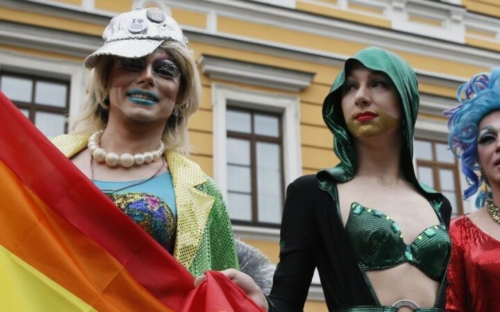 В Черновцах ЛГБТ-сообществам посоветовали воздержаться от проведения парадов