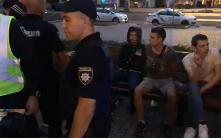 Поножовщина в центре Киева: подростки напали на гея за его ориентацию