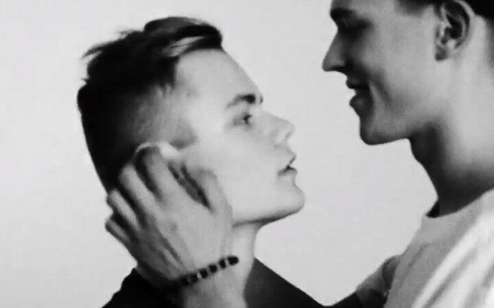 Клип Skamp с гей-поцелуями не прошел цензуру в Литве