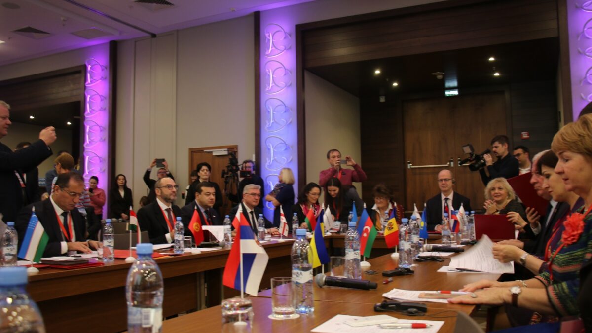 В Минске подписано заявление об ускорении действий в борьбе с ВИЧ, туберкулезом и вирусными гепатитами.