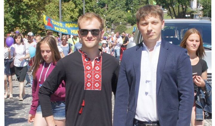 Сын Турчинова продолжает семейную традицию бороться с ЛГБТ