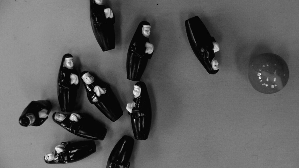 «Мы узнавали их по первым буквам». Исповедь бывшей монахини-лесбиянки
