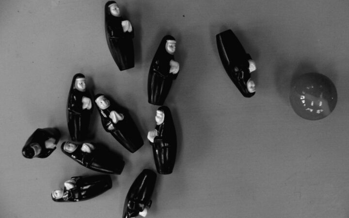 «Мы узнавали их по первым буквам». Исповедь бывшей монахини-лесбиянки