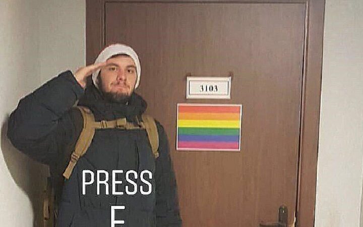 В Пинске студенту объявили выговор за радужный флаг на двери блока в общежитии