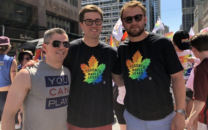 Два хоккеиста НХЛ приняли участие в Toronto Pride