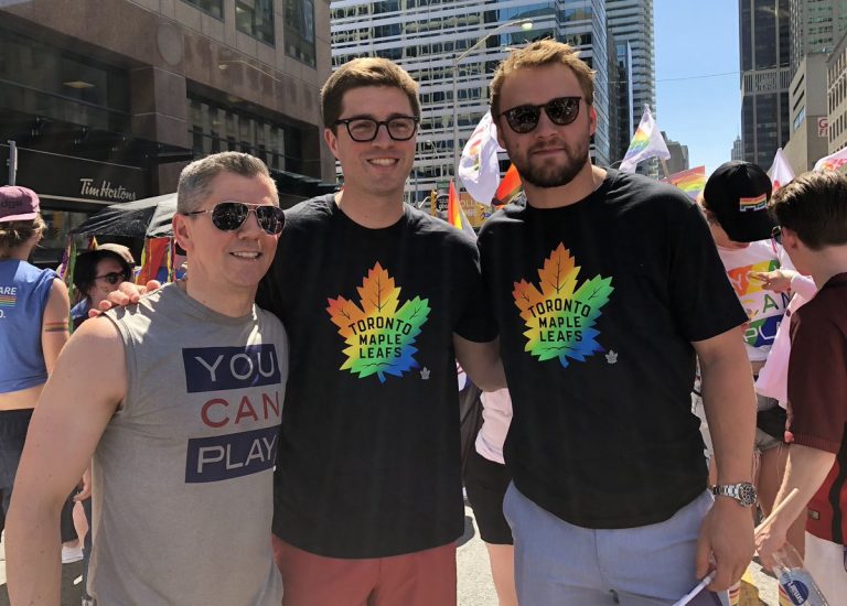Два хоккеиста НХЛ приняли участие в Toronto Pride
