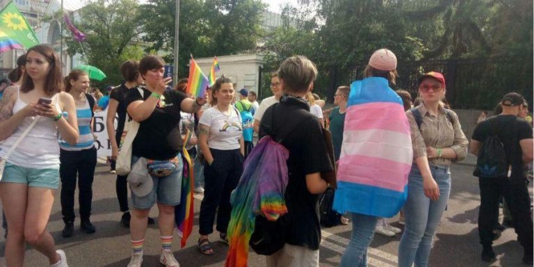 Противники Марша равенства пытались пронести на акцию фекалии в презервативах