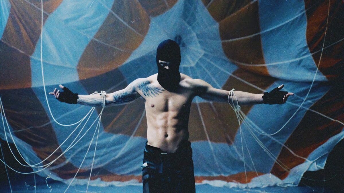 Kazaky выпустили клип в поддержку ЛГБТ-сообщества