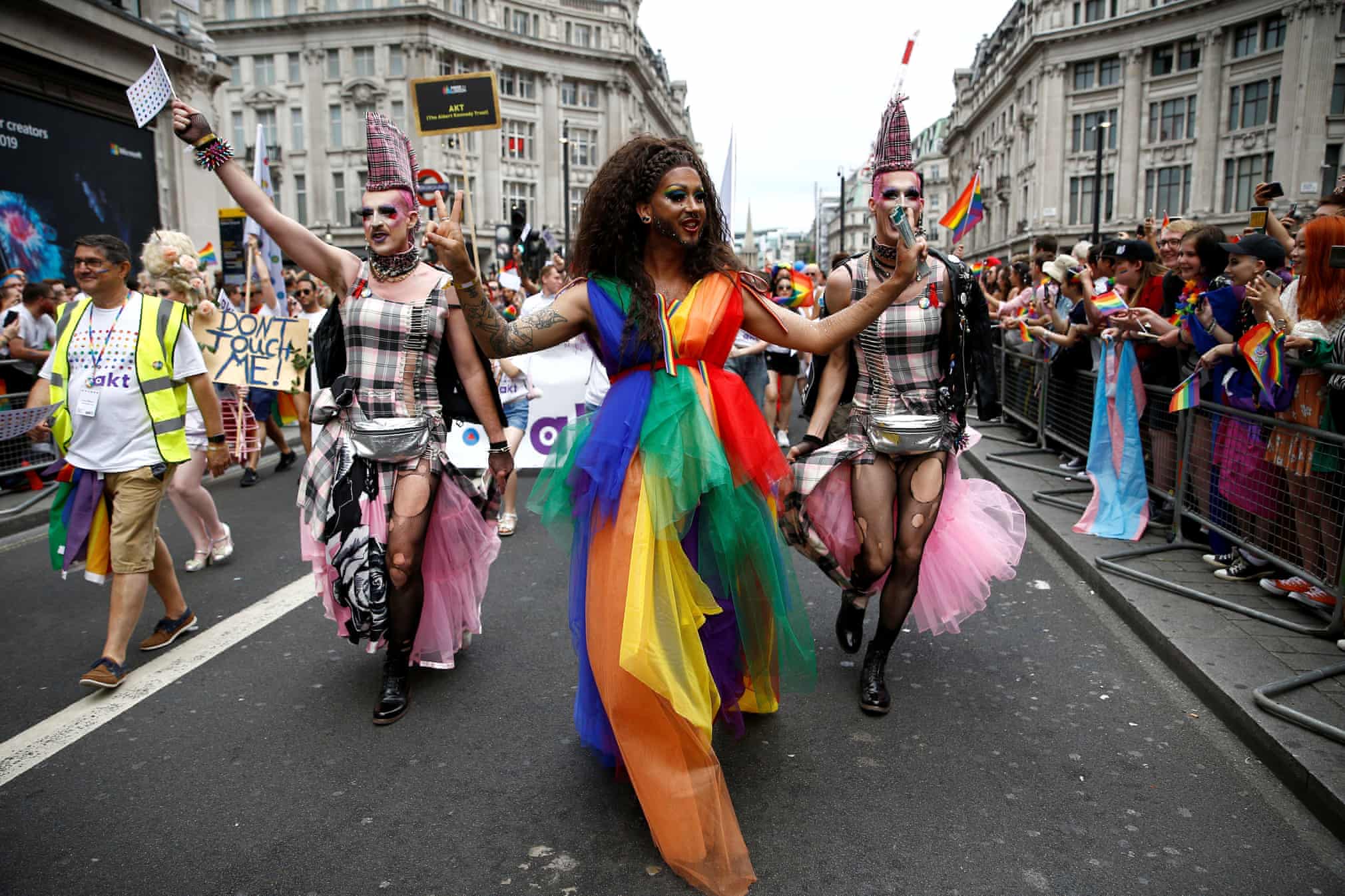 первый парад гей парад фото 103