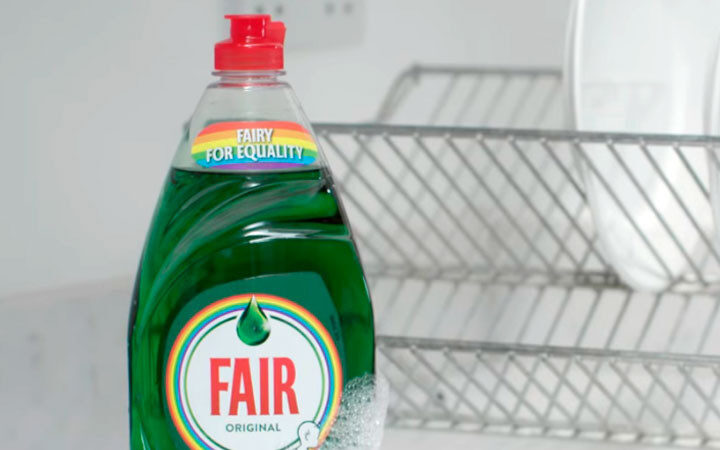 Fairy превратилось в Fair, чтобы поддержать ЛГБТ-молодежь