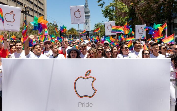 Apple вышла на ЛГБТ-прайд в Сан-Франциско