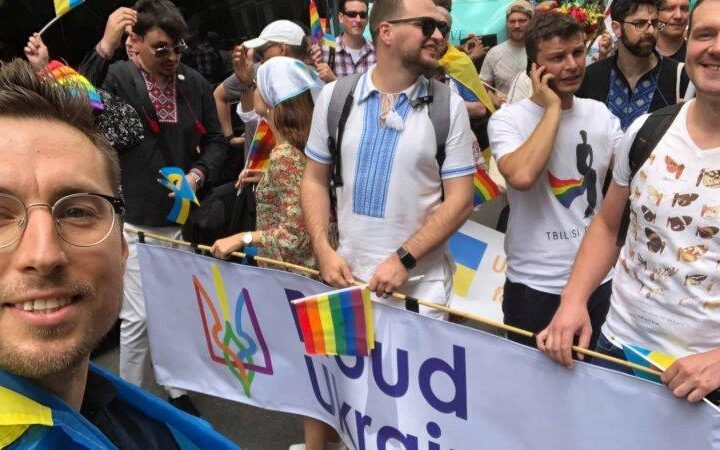 Украинцы впервые прошли отдельной колонной на прайд-прайде в Нью-Йорке