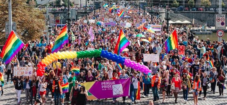 В Праге впервые мэрия города поддержала прайд