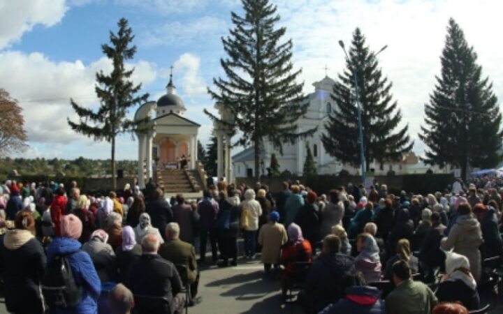 На Виннитчине более 3 тыс. католиков прошли крестным ходом за “традиционные семейные ценности”