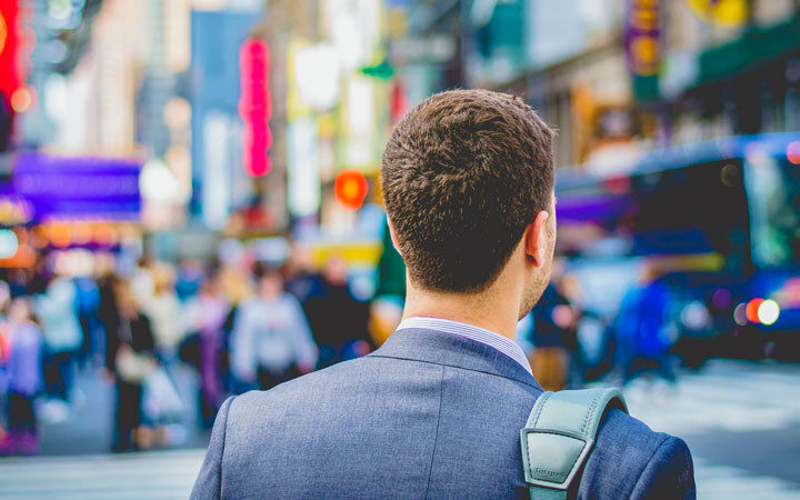 Четверть ЛГБТ-людей сталкивается с издевательствами на работе