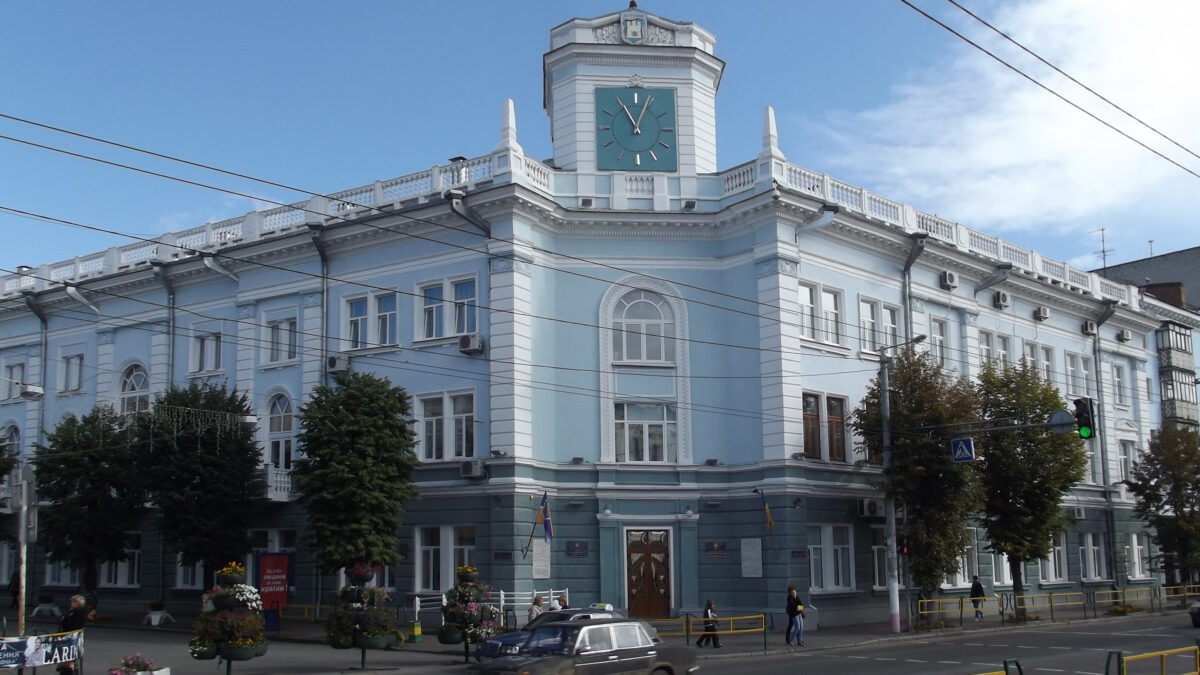 В Житомире сторонники и противники ЛГБТ-сообществ подали петиции в органы местной власти