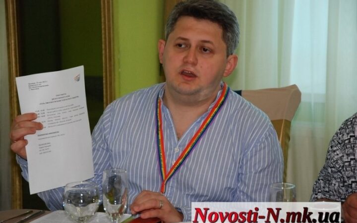В Киеве николаевского главу «Ассоциации ЛГБТ «ЛИГА» сбил автомобиль