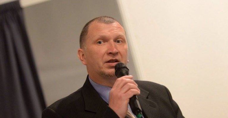 У омбудсмена возмутились из-за запрета ЛГБТ-мероприятий в Черновцах