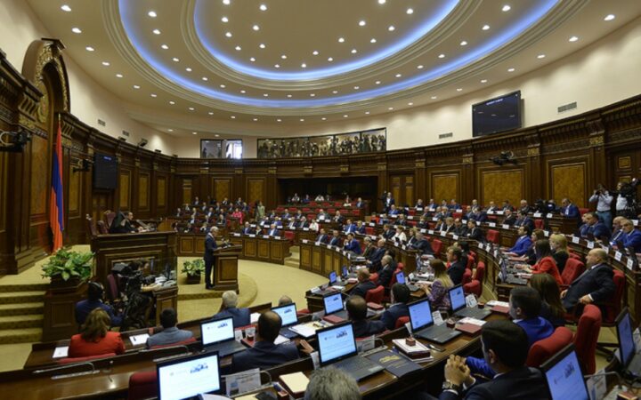 Парламент Армении отказался криминализировать «гомопропаганду»