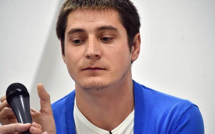 Максим Лапунов — единственный человек, открыто заявивший о преследовании геев в Чечне. Как ему живется после этого