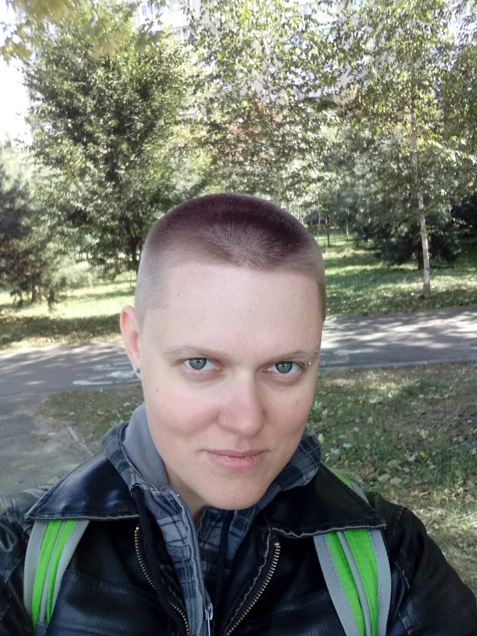 Альг Данковский – транс* парень из Украины, художник, ролевик