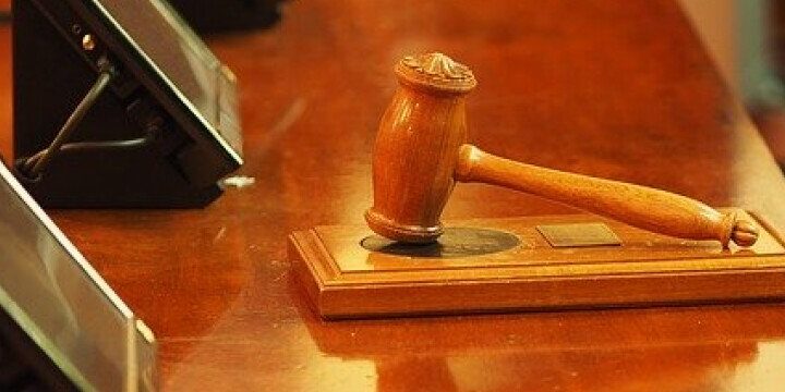 Суд отклонил попытку канадского мужчины запретить своему ребенку поменять пол